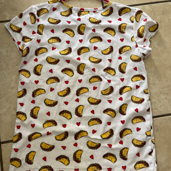 2 very soft graphic tees - Picture 3 of 6